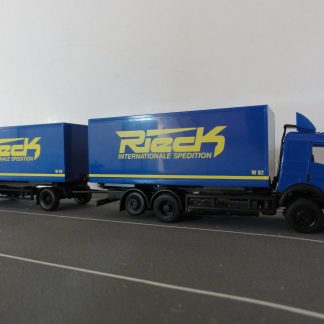 Bakwagen met aanhanger Rieck H0